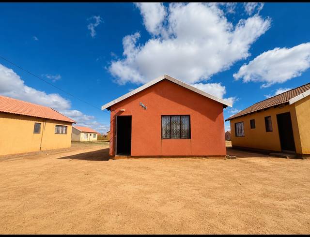 2 BEDROOM HOUSE FOR SALE IN GOLDEN GARDENS